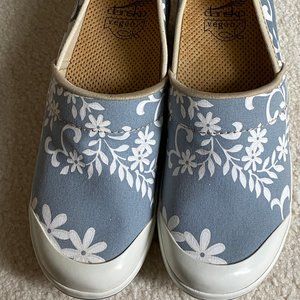 Dansko (Vegan) Canvas Clogs